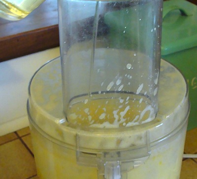 adding oil to mayo