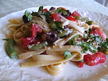 summer pasta salad with tomatoes
