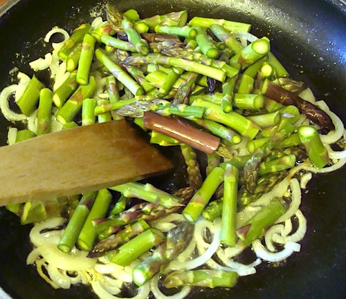 cooking-onions-asparagus