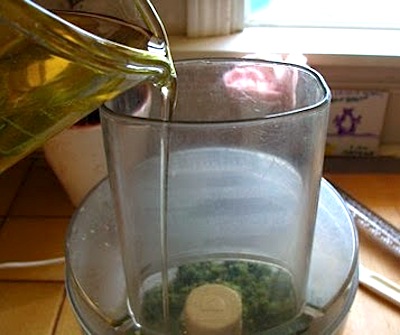 making pesto step3