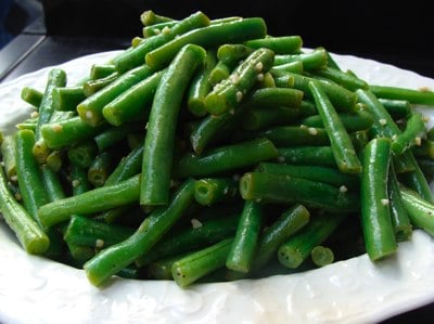 garlic green beans in bowl
