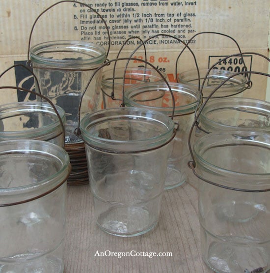 jelly-jars-with-bail-wire-handles