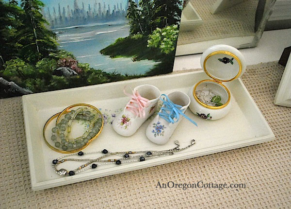 organize jewelry with a tray organize jewelry with a tray